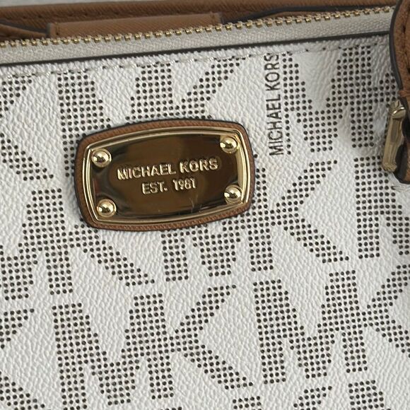 Michael Kors Cream and Tan Signature Satchel - Picture 5 of 17